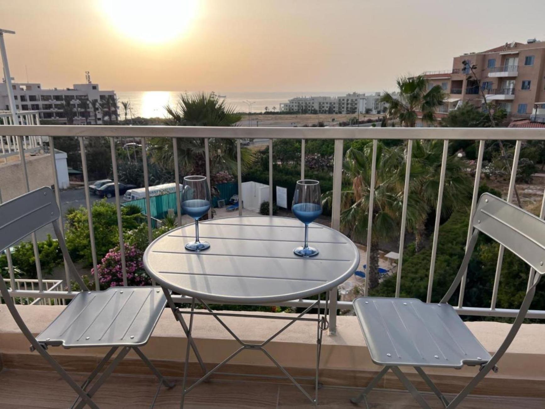 H&O Diamond Complex Sea View Apartment Paphos Eksteriør bilde